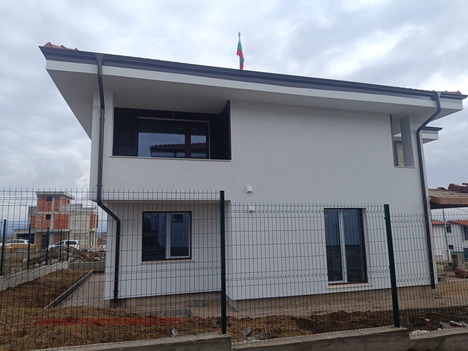1j177365074313156_vG